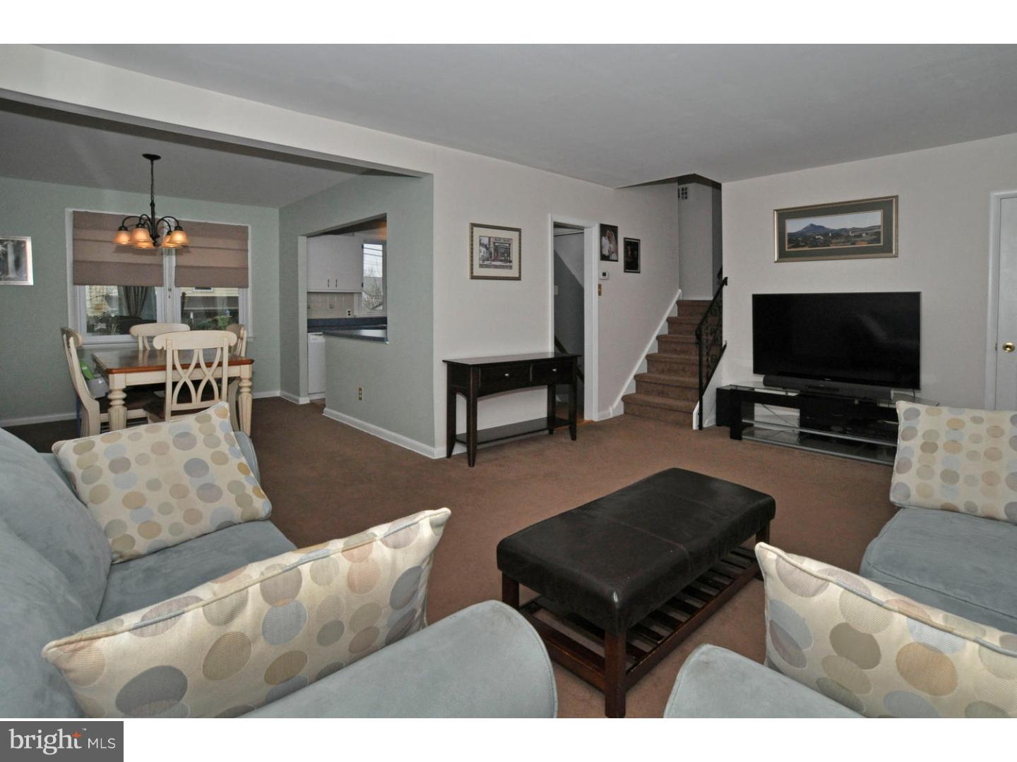 1327 Partridge Road Abington, PA 19001 - Photo 12 of 25 Living Room
