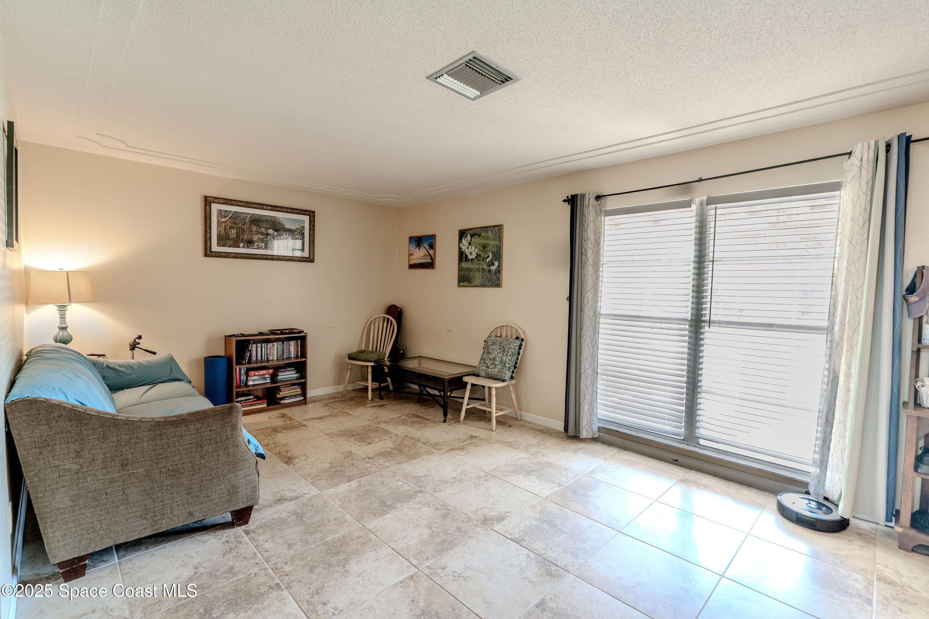 1250 Cimarron Circle Northeast Palm Bay, FL 32905 - Photo 5 of 22 DSC08113