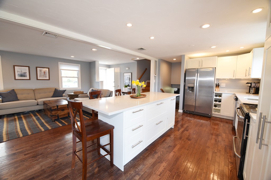 34 Ralston Road Weymouth, MA 02190 - Photo 2 of 30