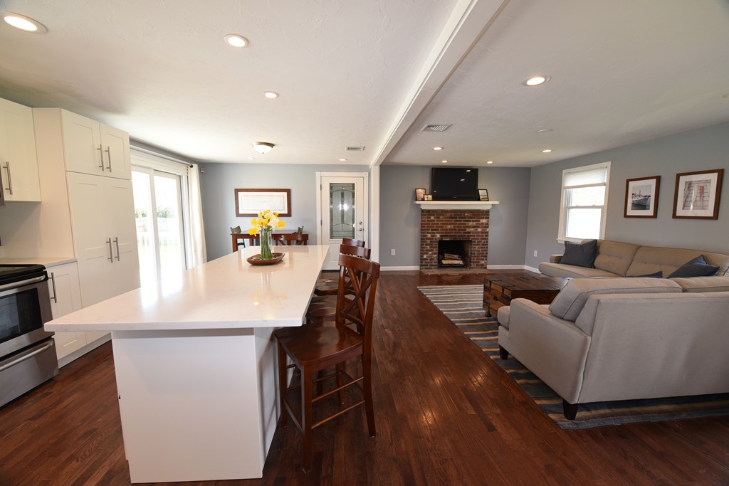 34 Ralston Road Weymouth, MA 02190 - Photo 4 of 30