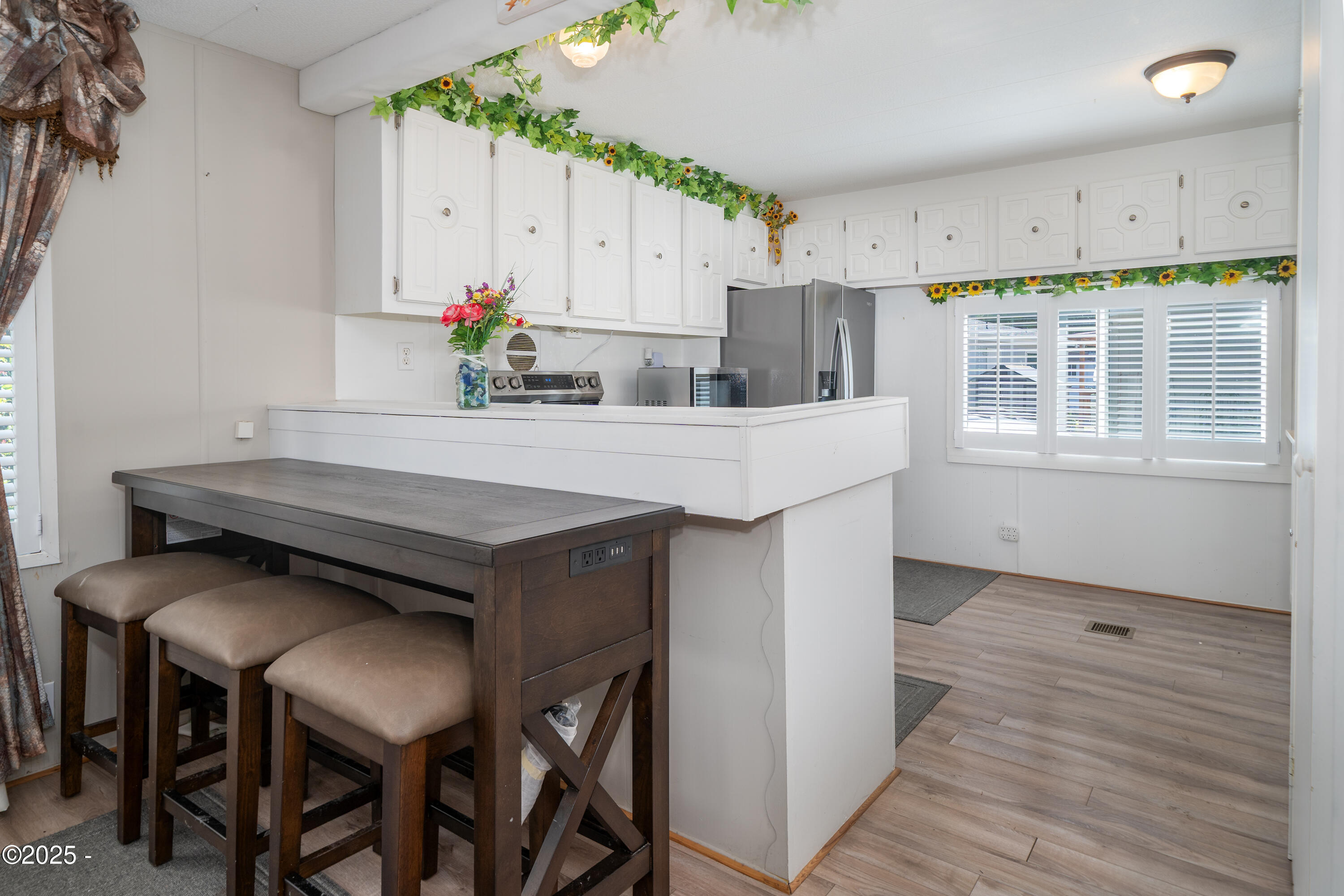 4875 Highway 101, Unit 92 Depoe Bay, OR 97341 - Photo 2 of 26 Furniture Included