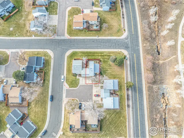 a view of a sky view