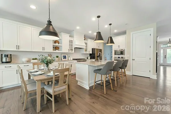 $899,999 | 1906 Pensco Pond Court, Waxhaw, NC 28173