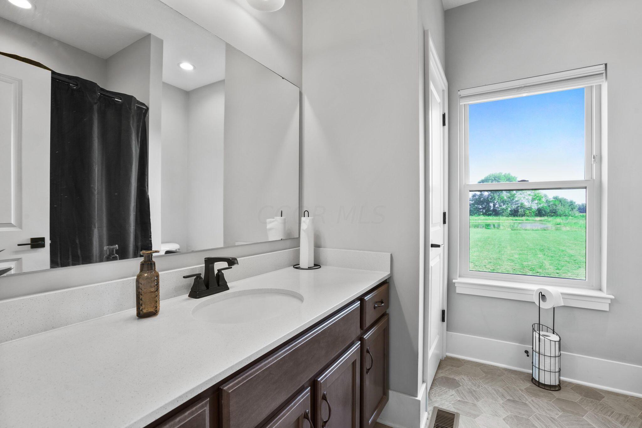 3169 Mooney Road Radnor, OH 43066 - Photo 36 of 67 Secondary bath