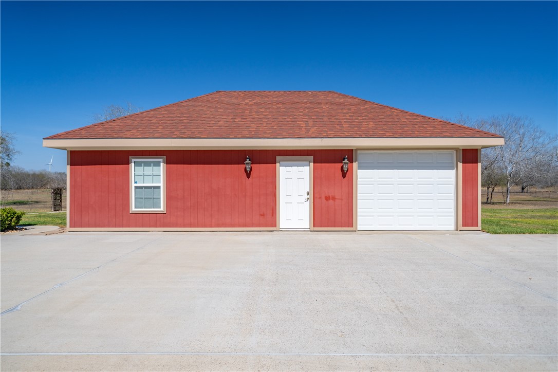 21050 Donegal Road Mathis, TX 78368 - Photo 32 of 36
