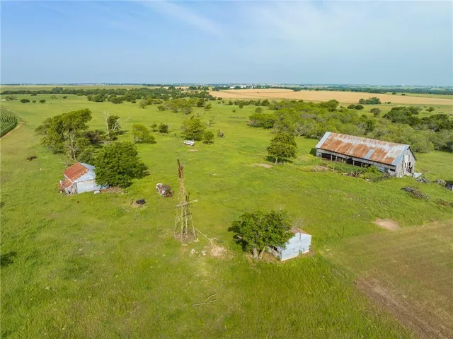 $1,900,000 | 16401 Cedar Rock Parkway, Crawford, TX 76638