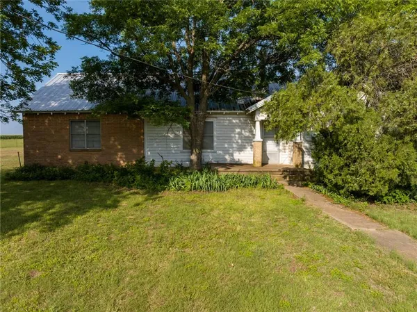 $1,900,000 | 16401 Cedar Rock Parkway, Crawford, TX 76638