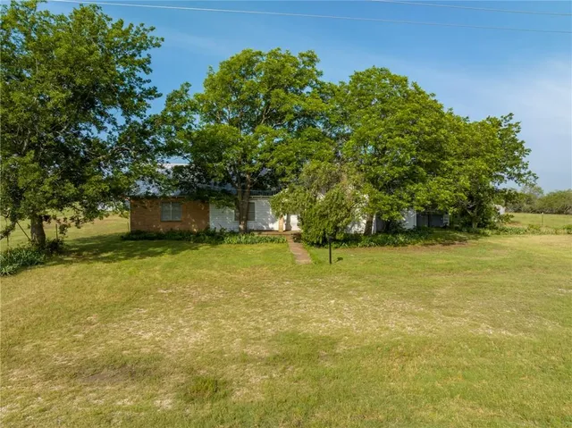 $1,900,000 | 16401 Cedar Rock Parkway, Crawford, TX 76638