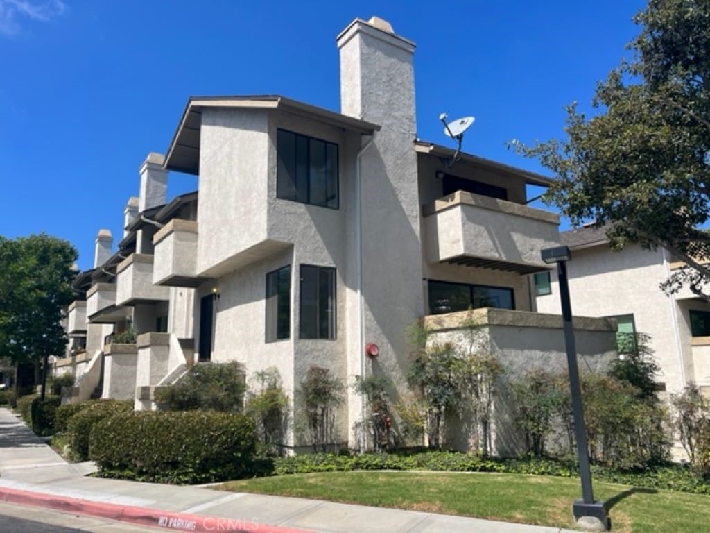 109 Harbor Woods Place, Unit 109, Corona del Mar, CA 92625 Compass