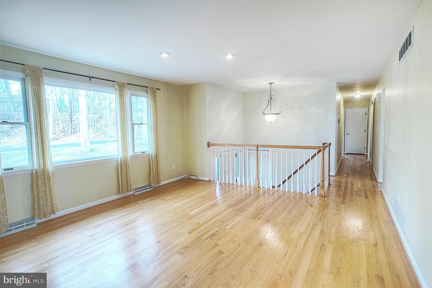 3939 Hodges Road Monkton, MD 21111 - Photo 5 of 30 Gorgeous Hdwd Flrs w/Large Picture Window