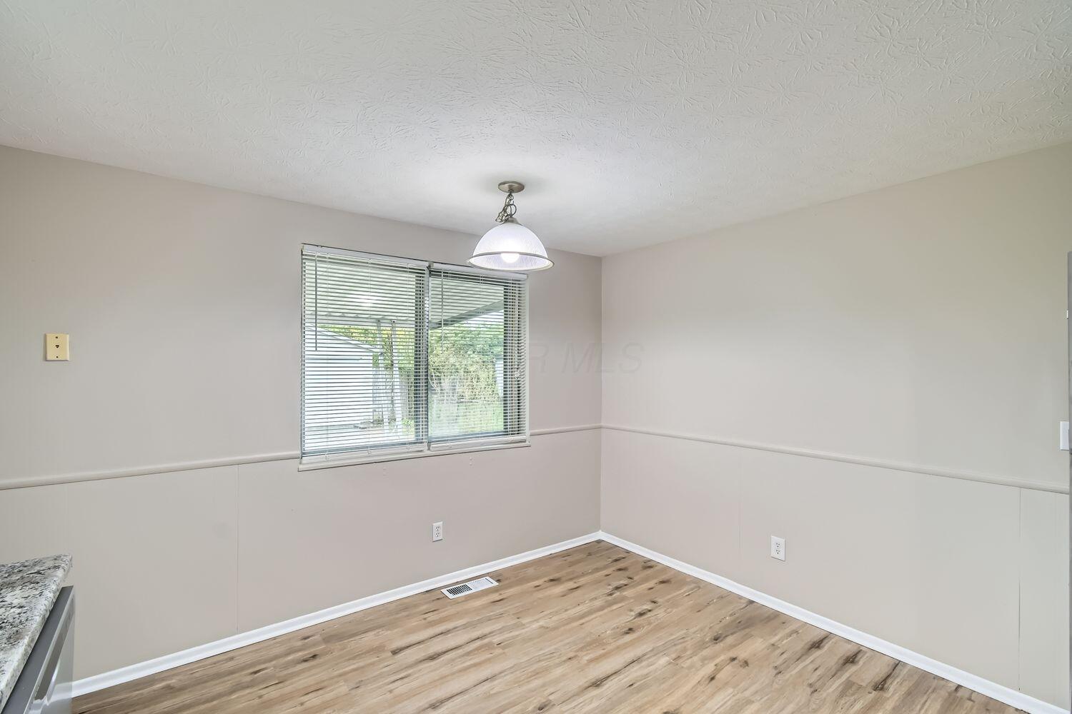 1833 Brookfield Road Columbus, OH 43229 - Photo 9 of 28 1833 Brookfield Rd - Web Quality - 009 -