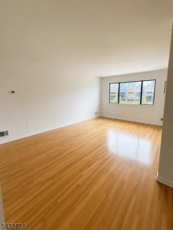 $2,500 | 330 Taft Place, Harrison, NJ 07029