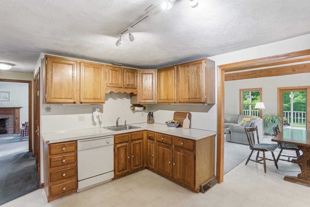 2 Checkerberry Lane Littleton, MA 01460 - Photo 6 of 30