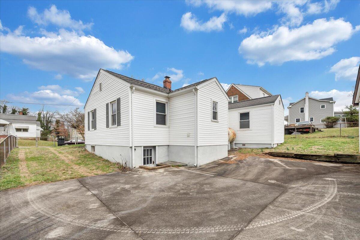 209 Highland Road Vinton, VA 24179 - Photo 24 of 31 24-MIB09495