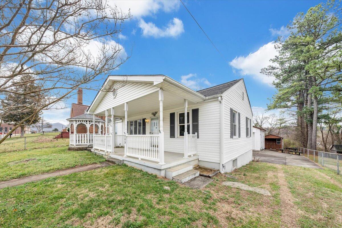 209 Highland Road Vinton, VA 24179 - Photo 25 of 31 25-MIB09498