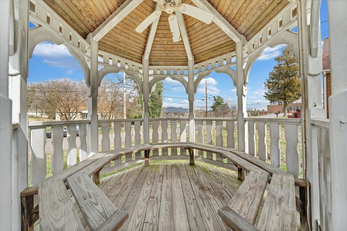 209 Highland Road Vinton, VA 24179 - Photo 27 of 31 31-MIB09519
