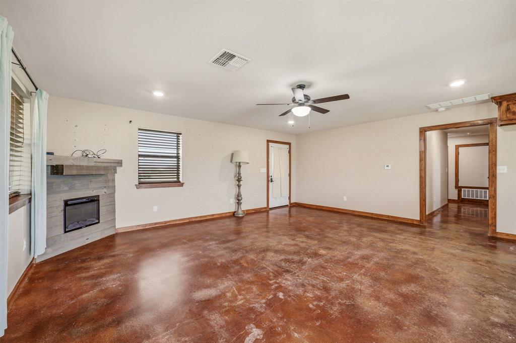341 Wesley Chapel Road Jacksboro, TX 76458 - Photo 4 of 30