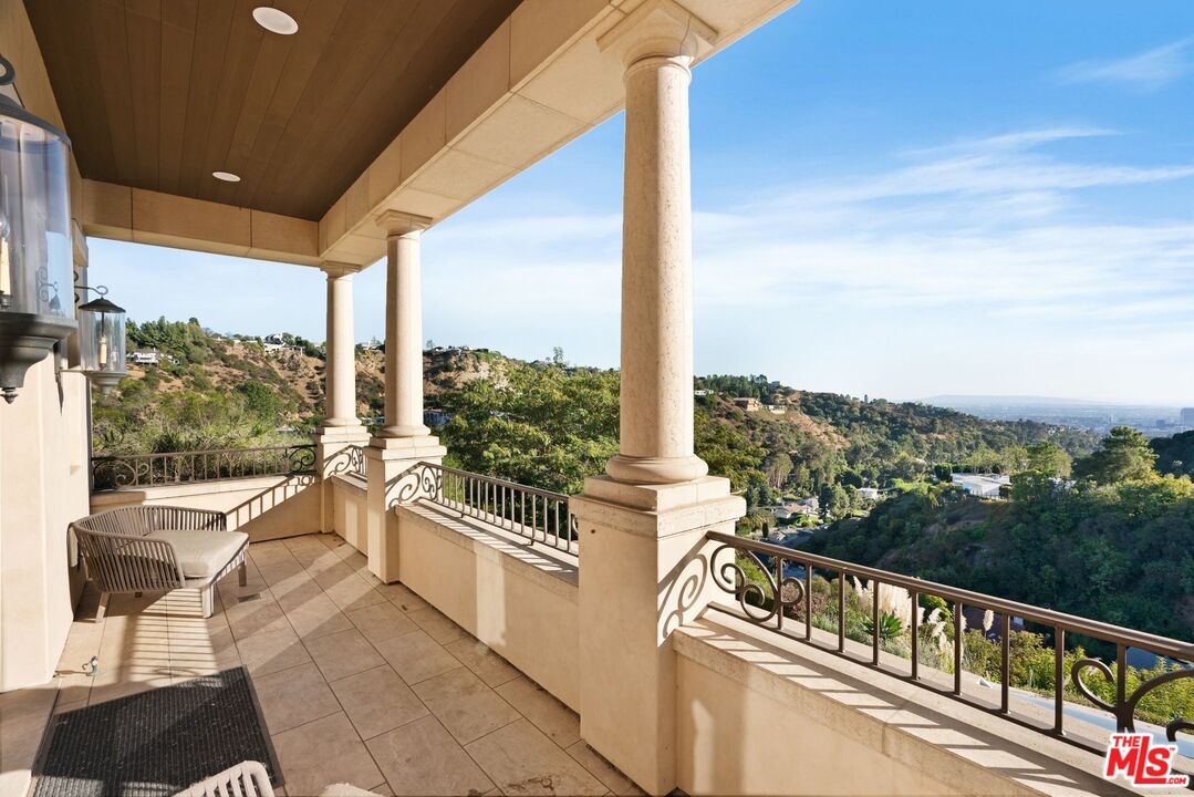 8 Beverly Ridge Terrace Beverly Hills, CA 90210 - Photo 41 of 74