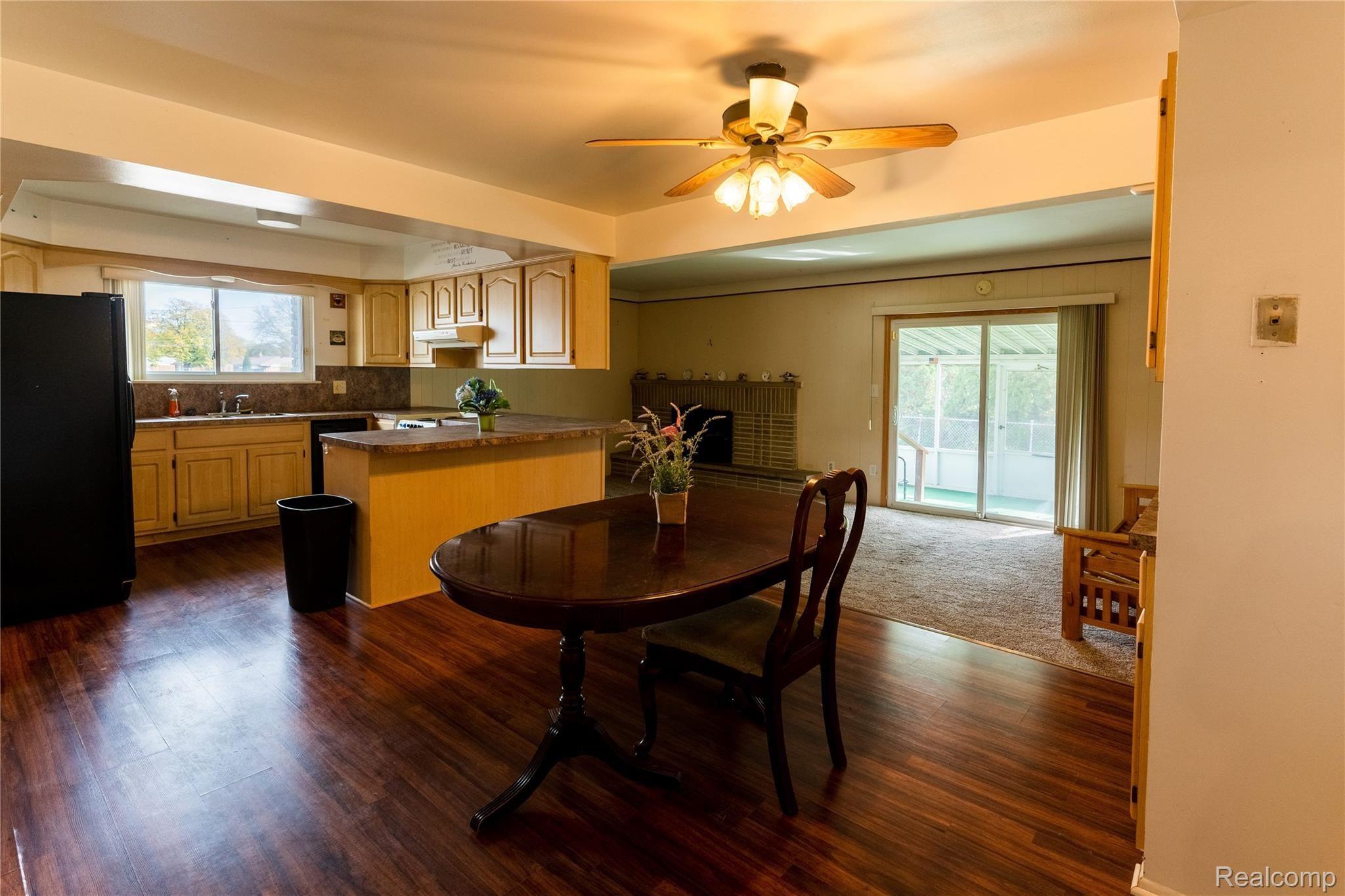 13528 Martin Road Warren, MI 48088 - Photo 13 of 22 RRP04925-HDR-min.jpg