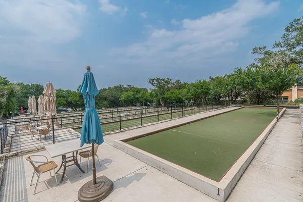 a view of a tennis court