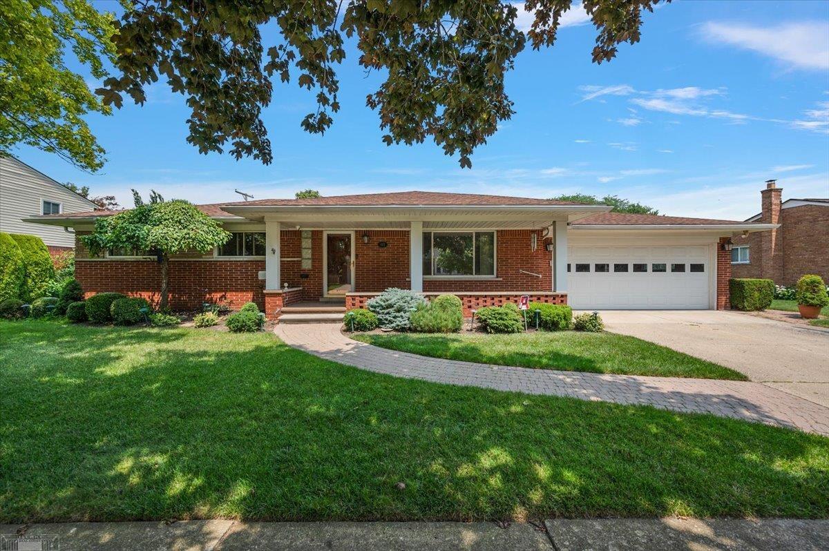 632 South Rosedale Court Grosse Pointe Woods, MI 48236 - Photo 3 of 63
