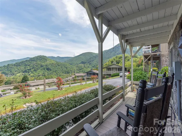 $349,500 | 21 Flint Lane, Maggie Valley, NC 28751