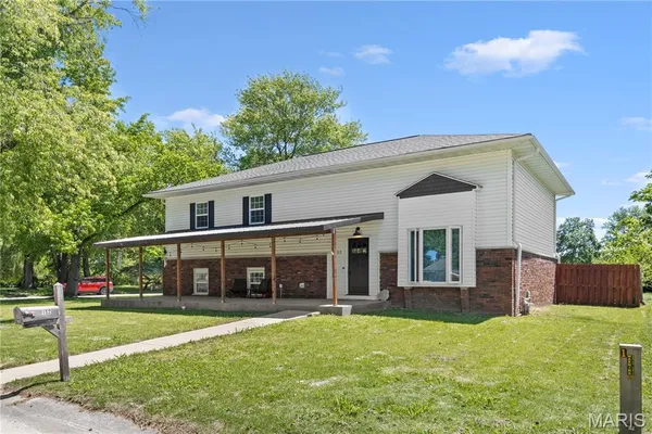 $269,900 | 152 Arlington Drive, Granite City, IL 62040