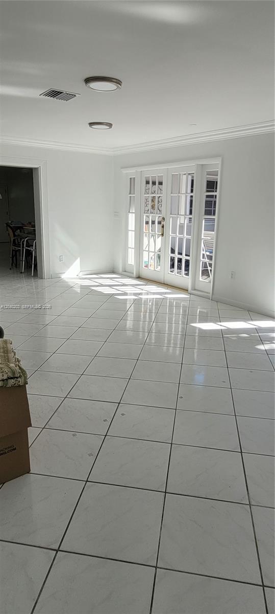 5200 Southwest 89th Place Miami, FL 33165 - Photo 11 of 25