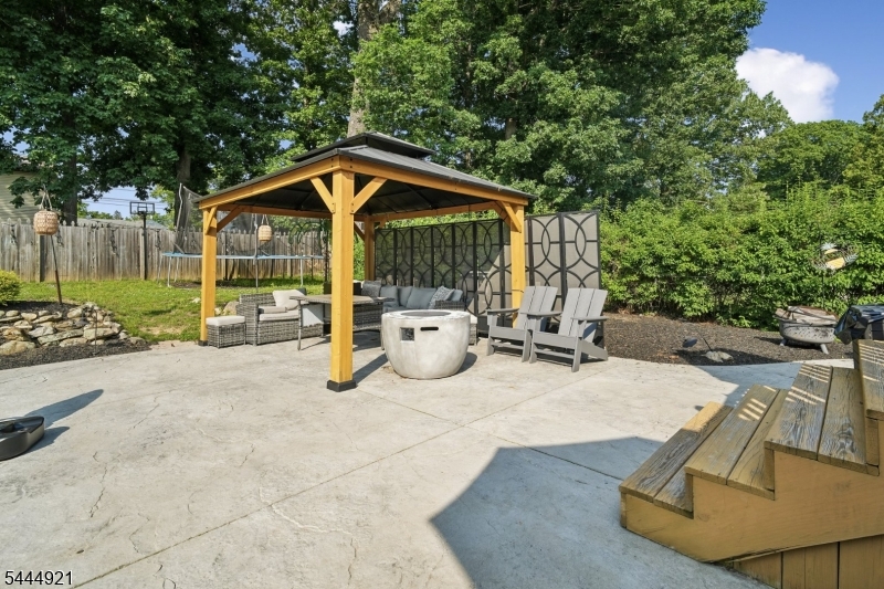 22 Summit Road Oak Ridge, NJ 07438 - Photo 29 of 32