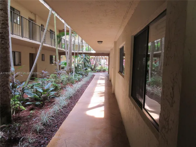$2,500 | 8015 Southwest 107th Avenue, Unit 111, Miami, FL 33173