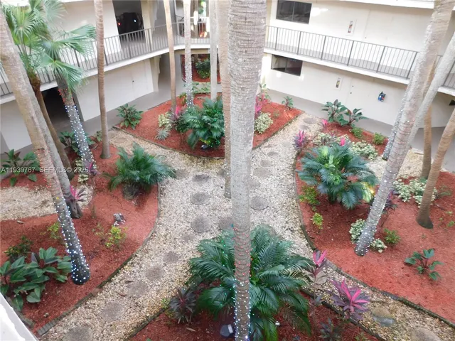 $2,500 | 8015 Southwest 107th Avenue, Unit 111, Miami, FL 33173