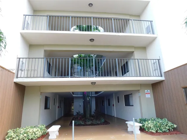 $2,500 | 8015 Southwest 107th Avenue, Unit 111, Miami, FL 33173
