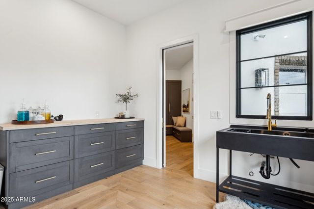 a view of a yard with palm tree