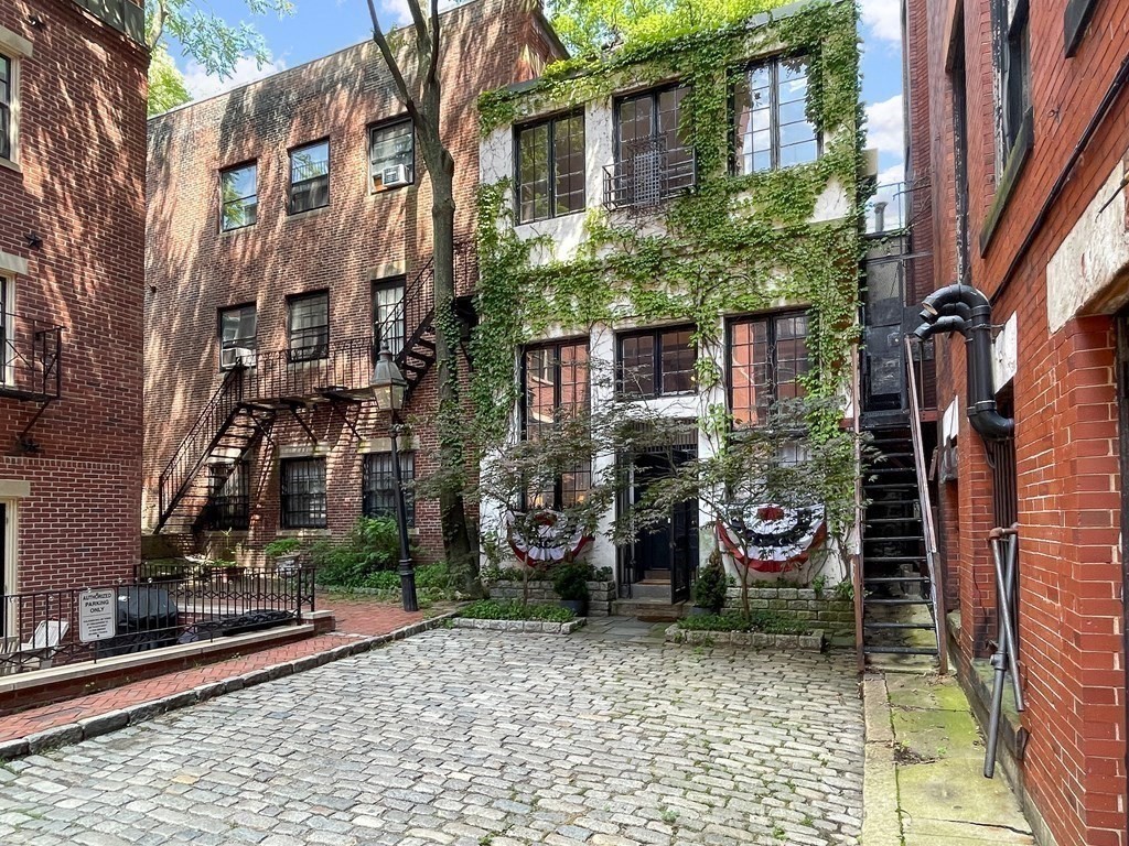 Beacon Hill Boston Neighborhood Guide - Compass