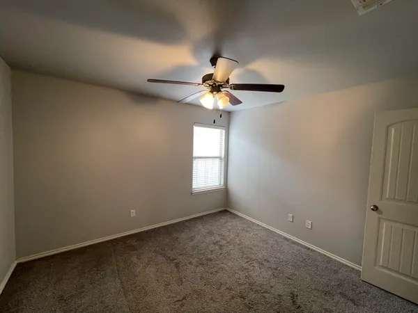 a view of empty room with window