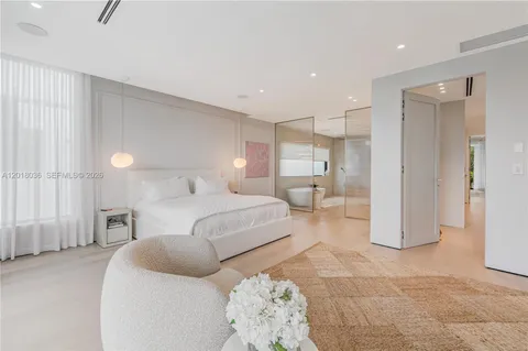 $6,575,000 | 1092 North Venetian Drive, Miami, FL 33139