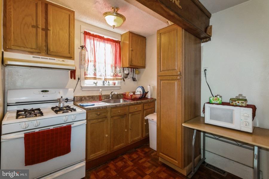 3169 West Ironside Road Camden, NJ 08104 - Photo 3 of 19 Gallery Image 3
