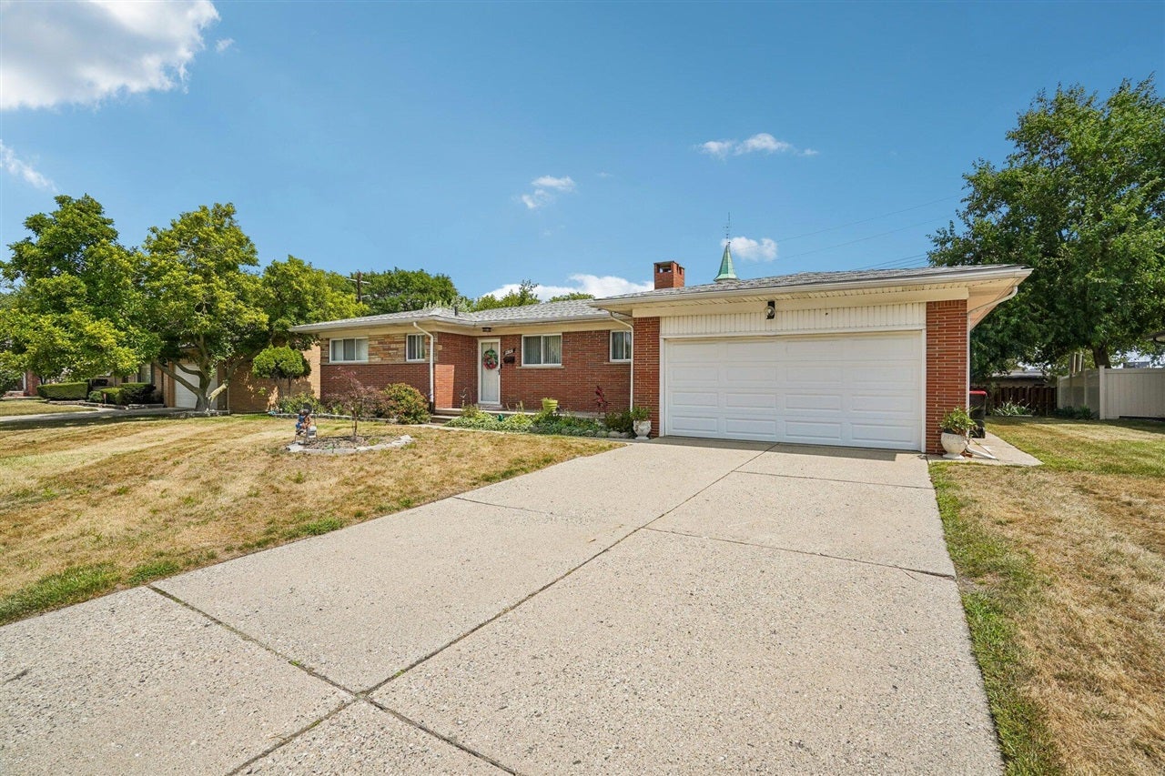 22808 Greenview Road Southfield, MI 48075 - Photo 2 of 44 Gallery Image 2
