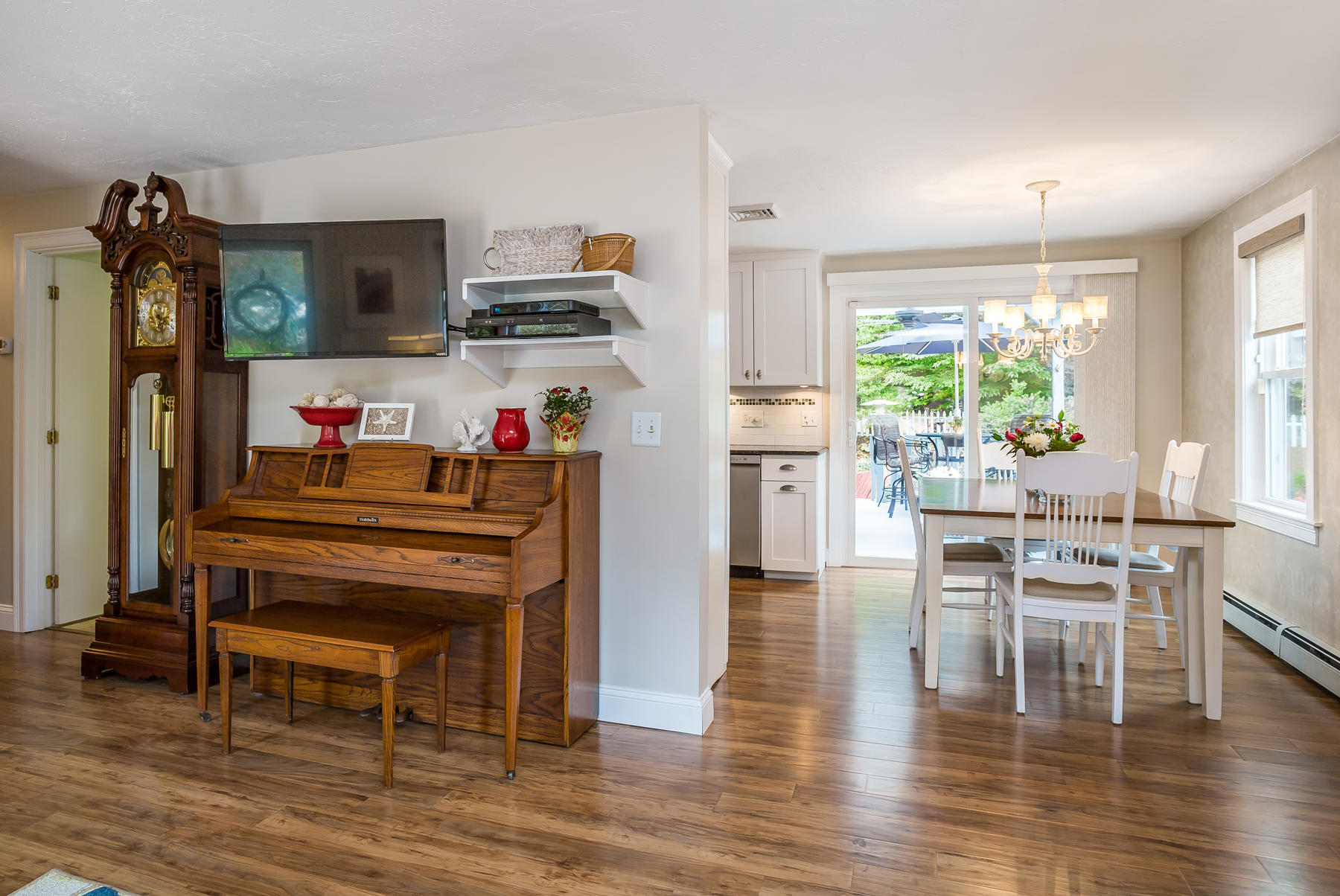 94 South Sandwich Road Mashpee, MA 02649 - Photo 5 of 38 010_94SSandwich_06072019