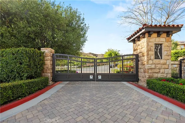 $1,050,000 | 28886 West Hills Drive, Valencia, CA 91354