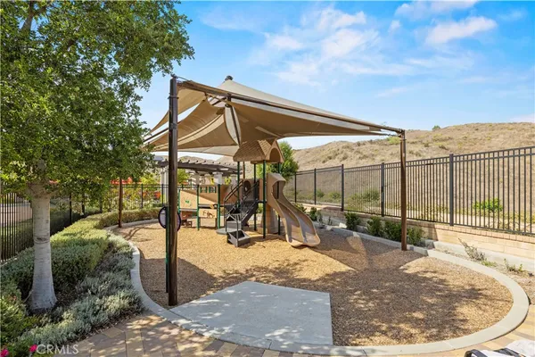 $1,050,000 | 28886 West Hills Drive, Valencia, CA 91354
