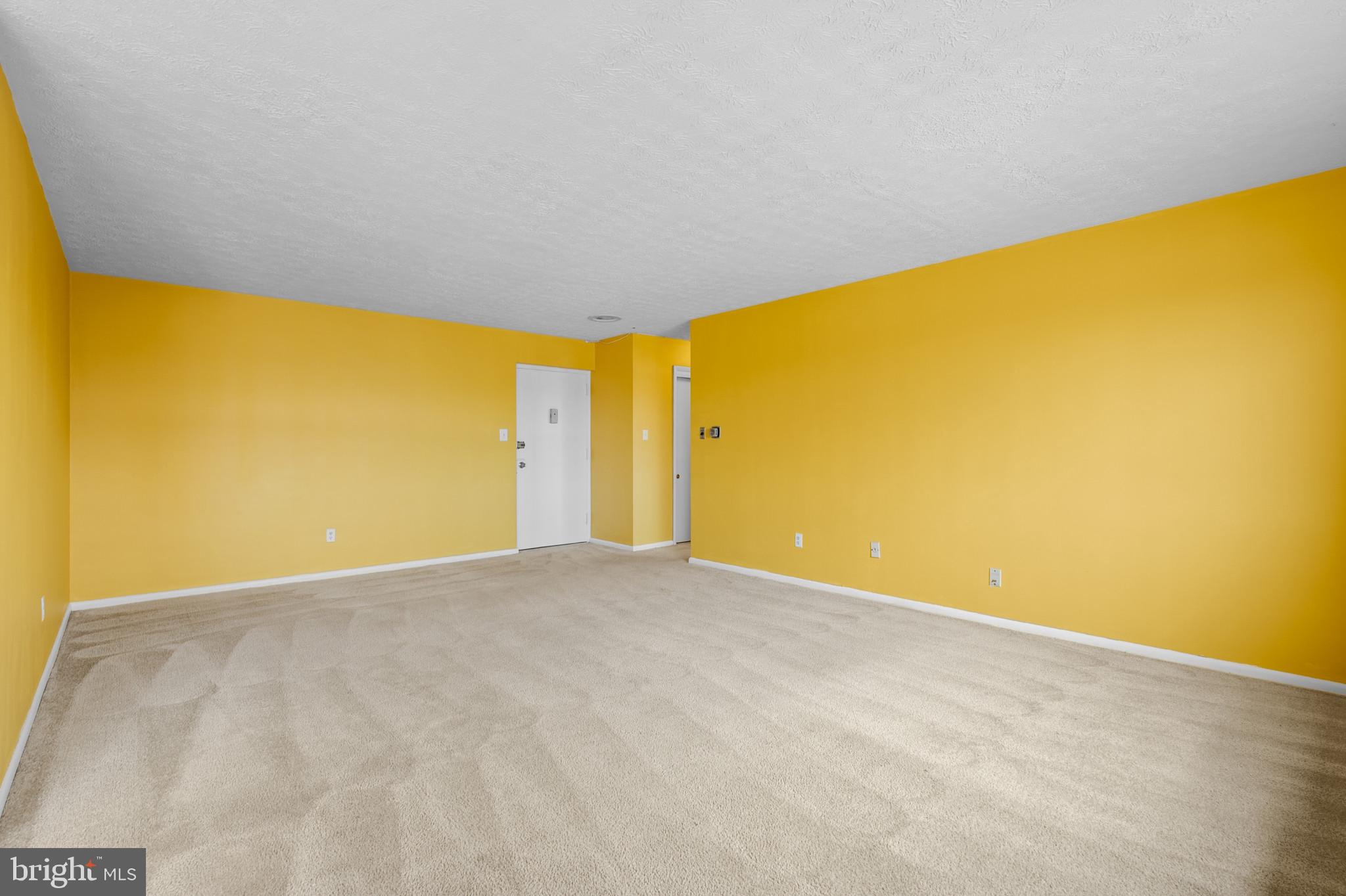 5101 8th Road South, Unit 407 Arlington, VA 22204 - Photo 12 of 26 a view of an empty room with a window