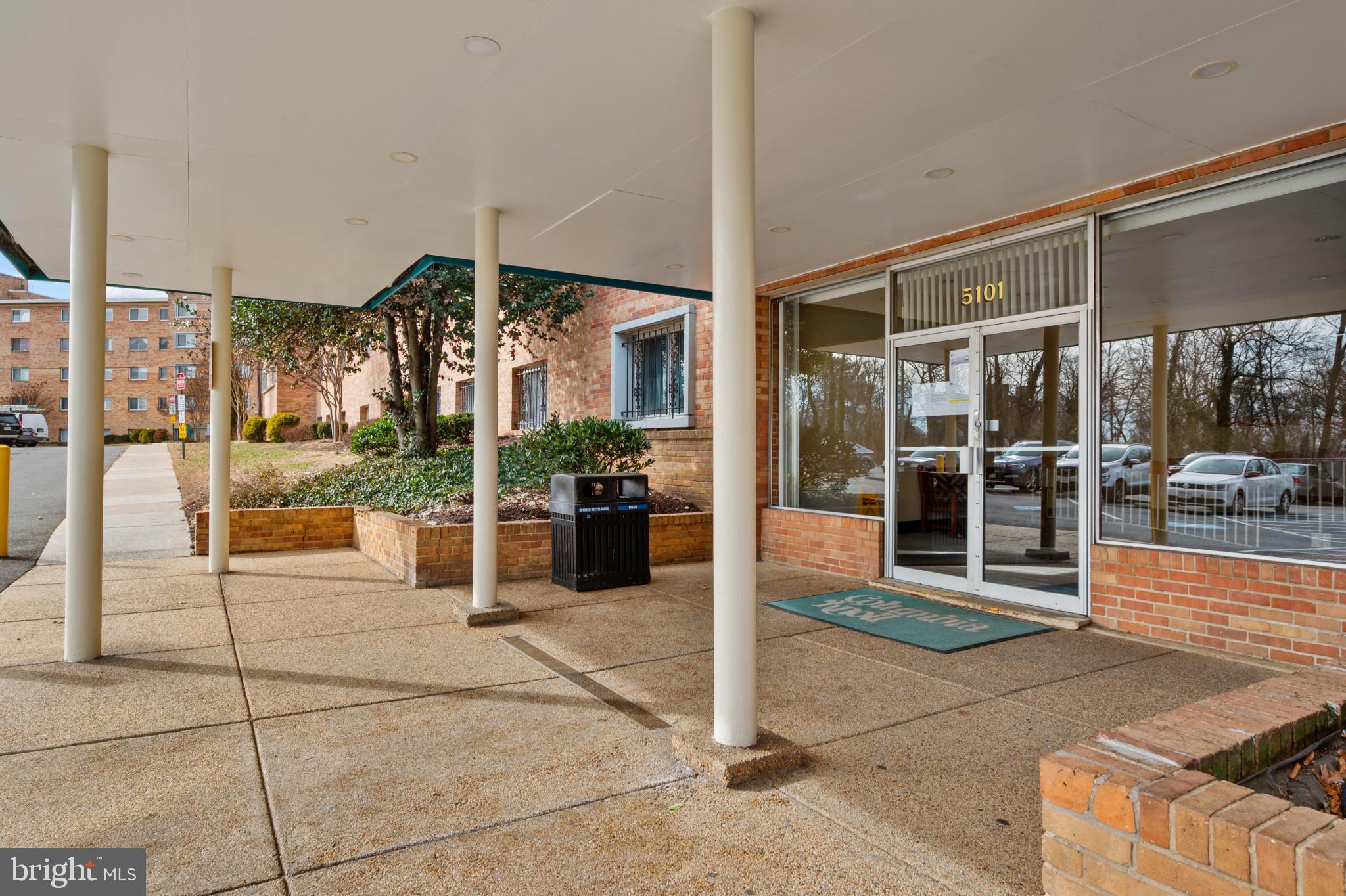 5101 8th Road South, Unit 407 Arlington, VA 22204 - Photo 18 of 26 a view of a building with sitting area