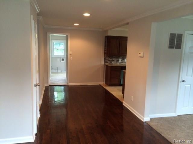3857 Samuel Avenue Rochester, MI 48309 - Photo 19 of 20 photo 19.jpg