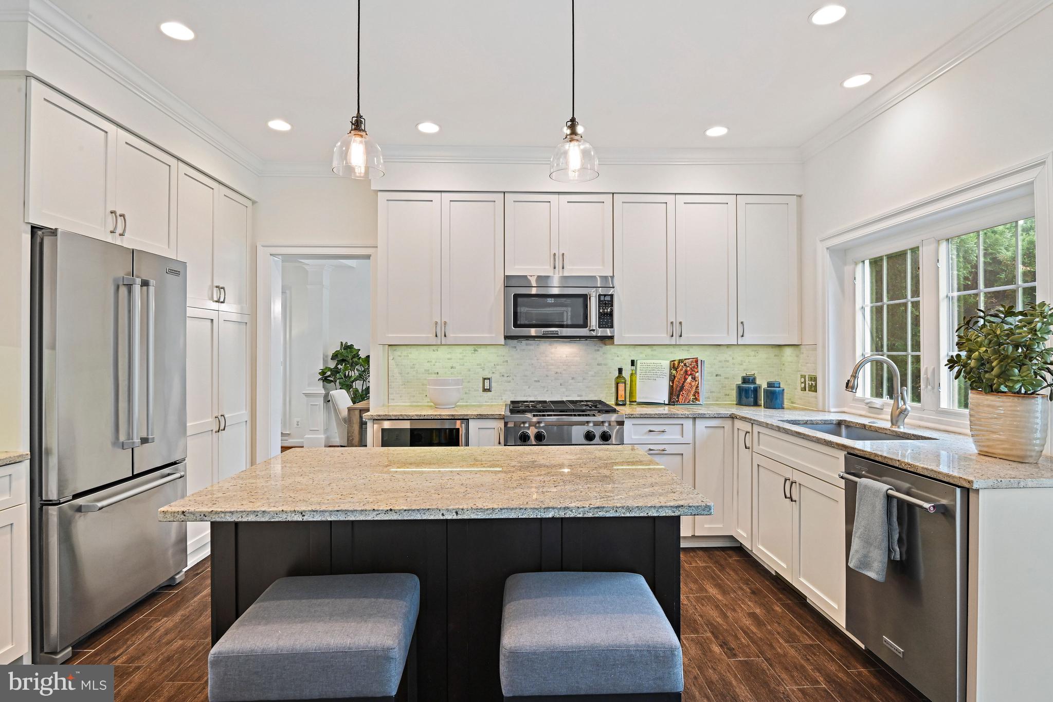 9733 Hidden Valley Road Vienna, VA 22181 - Photo 24 of 70