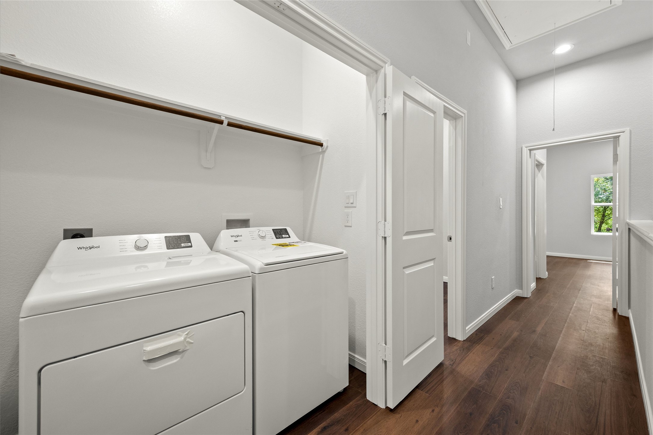 4933 Dalhart Dr Spring Spring, TX 77379 - Photo 18 of 30 Laundry Area