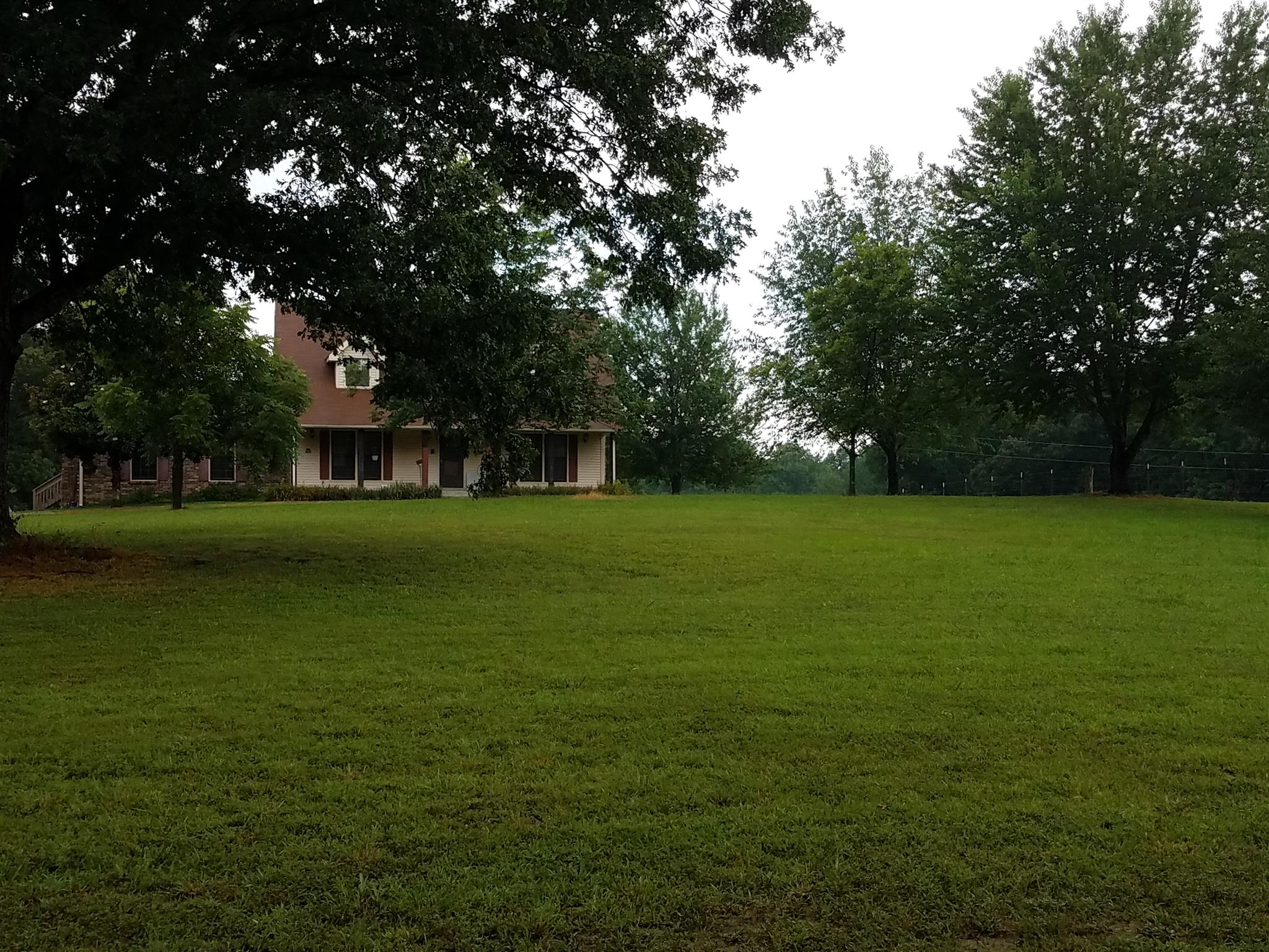 1520 Tidwell Switch Road Dickson, TN 37055 - Photo 5 of 30 Large front yard