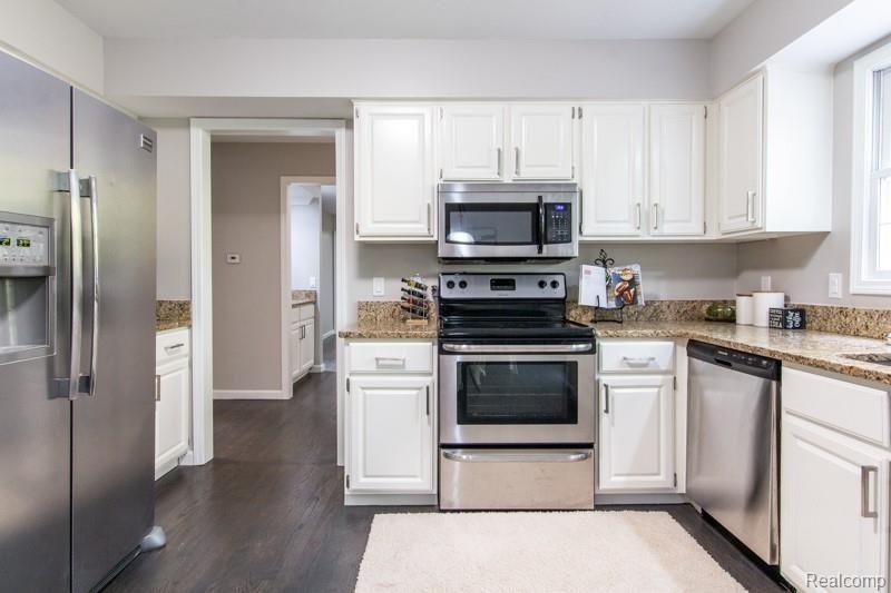 1461 Sandy Ridge Drive Rochester Hills, MI 48306 - Photo 18 of 39