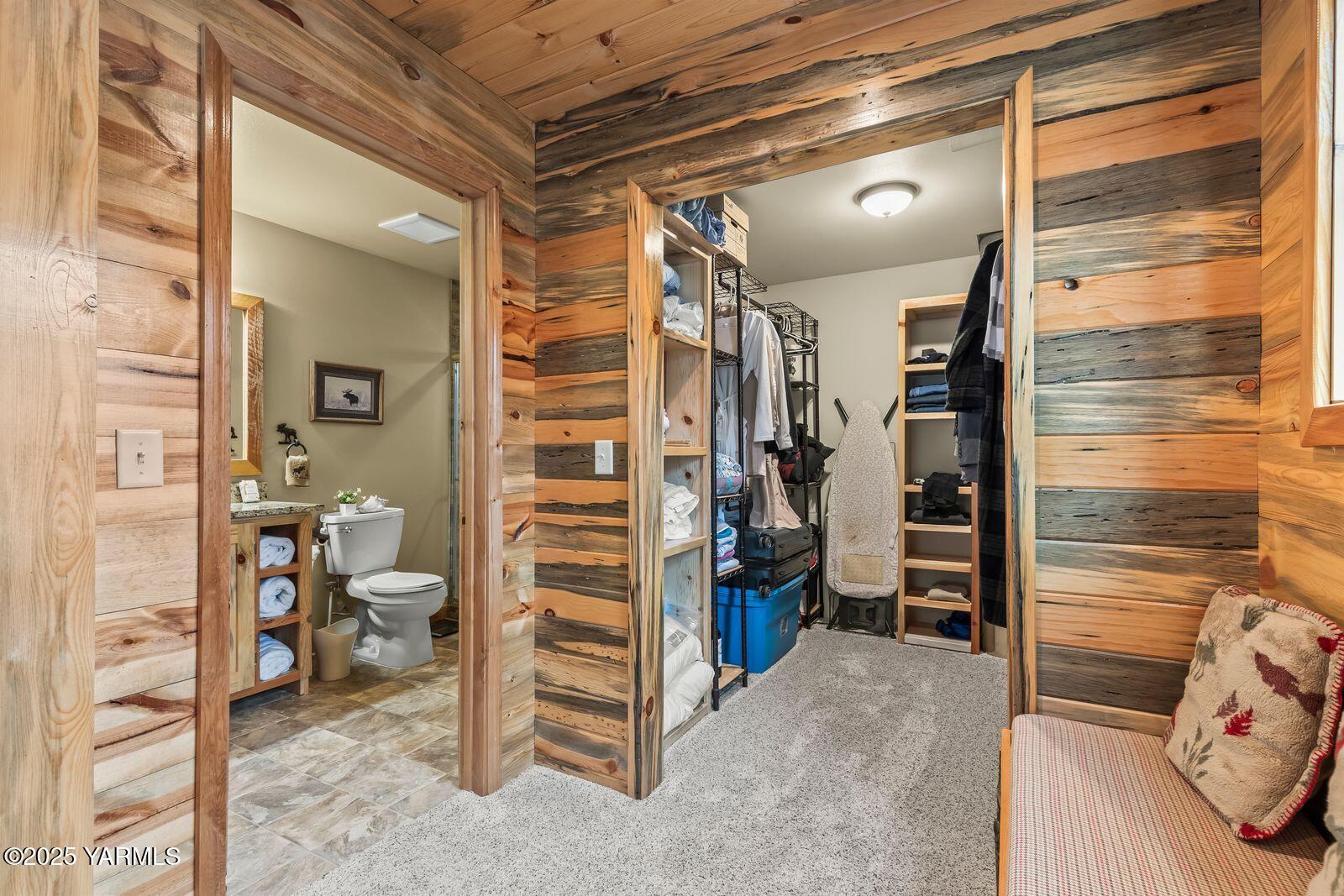 233 Tibbling Road Selah, WA 98942 - Photo 14 of 51 a view of walk in closet