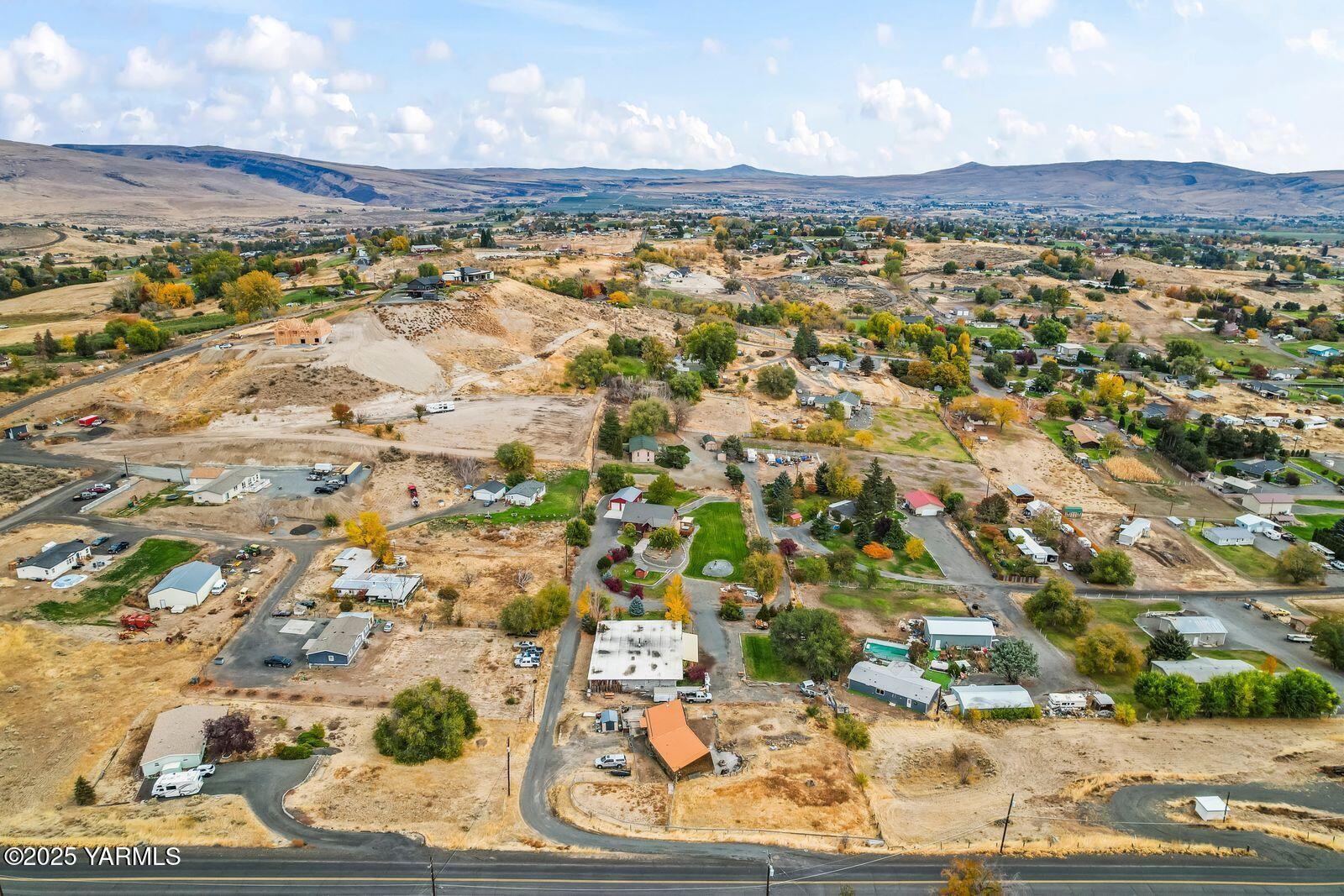 233 Tibbling Road Selah, WA 98942 - Photo 45 of 51 a view of a city